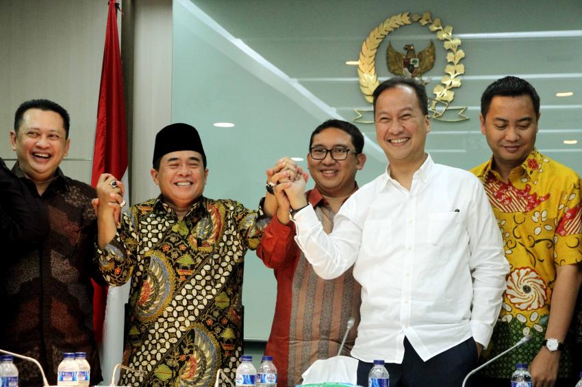 13MEDIASI GOLKAR 1.jpg